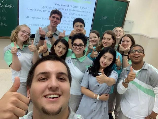 成都封闭式学校有哪些(成都封闭式学校小学多少钱一年)