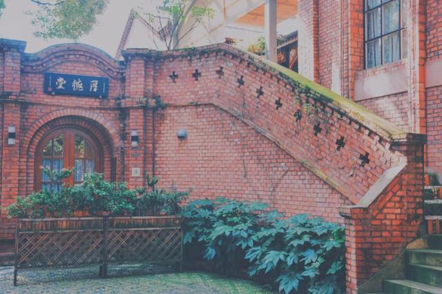 成都国际标榜职业学校(四川国际标榜职业学校官网)