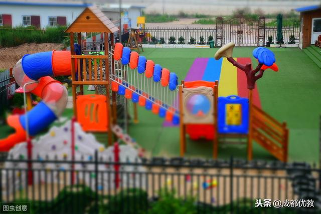 成都幼师学校学费多少(昆明幼师学校学费多少)
