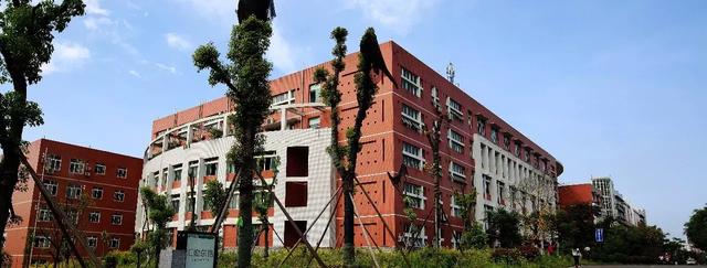 成都商贸职业技术学校(成都商贸职业技术学校与成都市现代制造职业学校那个好)