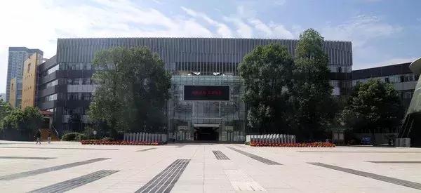 成都商贸职业技术学校(成都商贸职业技术学校与成都市现代制造职业学校那个好)