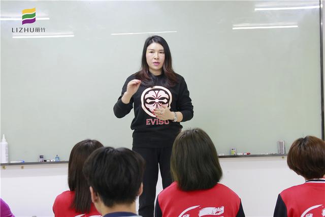 美发学校能学到技术吗(技术学校能学到东西吗)