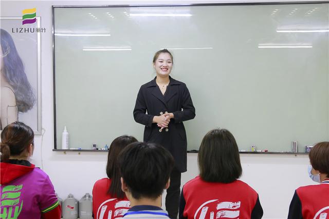 美发学校能学到技术吗(技术学校能学到东西吗)