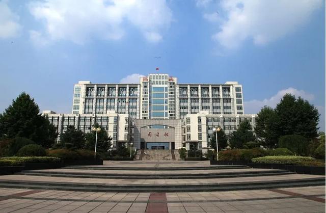 安徽化工学校官网(安庆师范大学怎么招专科了)