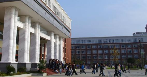 成都航空旅游职业学校好吗(后悔学飞机电子维修)