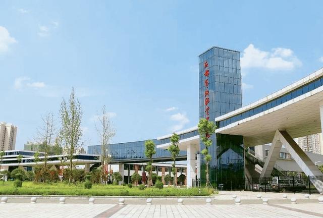成都艺术职业技术学校(成都艺术职业技术学校官网)