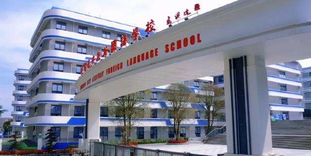 成都墨尔文学校好不好(成都墨尔文学校好不好进)