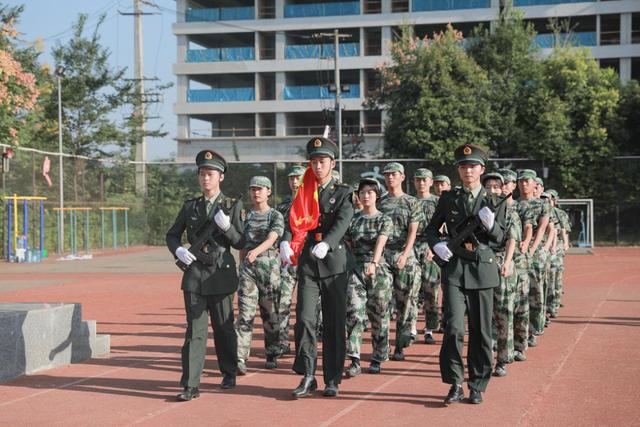 成都电子信息学校(成都电子信息学校校歌)
