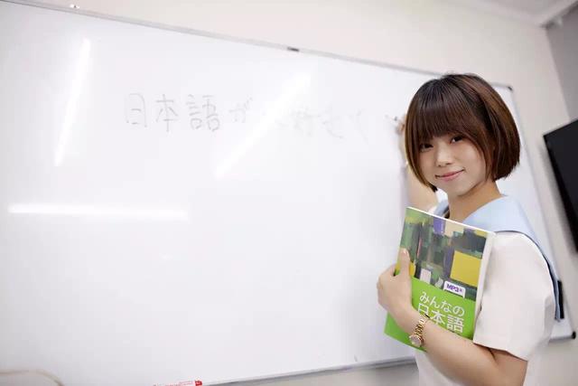 女生技校学什么最挣钱(女生上技校学什么专业挣钱)