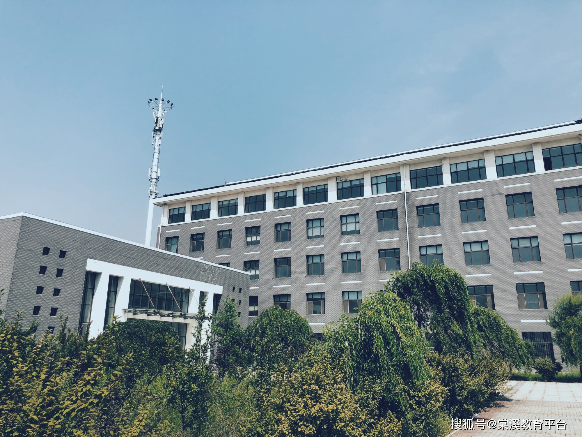 成都铁路技工学校地址在哪里(西安铁路技工学校地址)