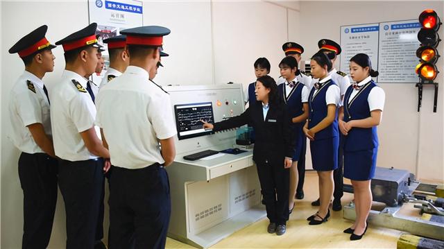 初中生如何选职业学校(适合初中生上的职业学校有哪些)