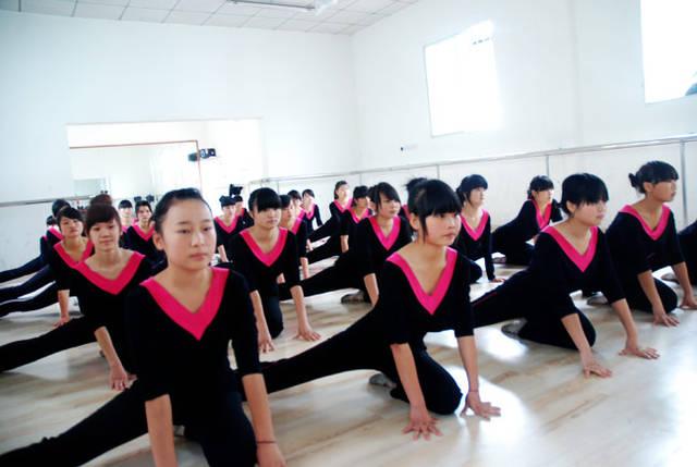 四川成都幼儿师范学校分数线(湖北幼儿师范学校高等专科学校分数线)