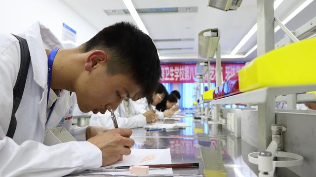 成都市卫生学校(成都市卫生学校怎么样)