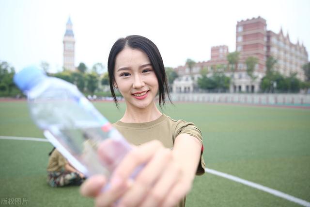 女生读职校读什么专业比较好(读职校女生适合什么专业)