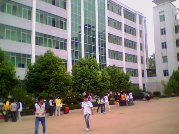 附近职业中专技术学校(登封告成职业中专技术学校)