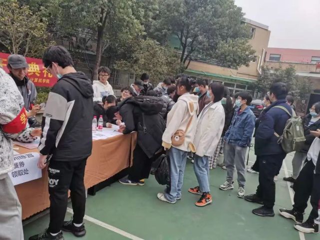 初二没毕业能上哪里的技校(初三缀学能拿毕业证吗)