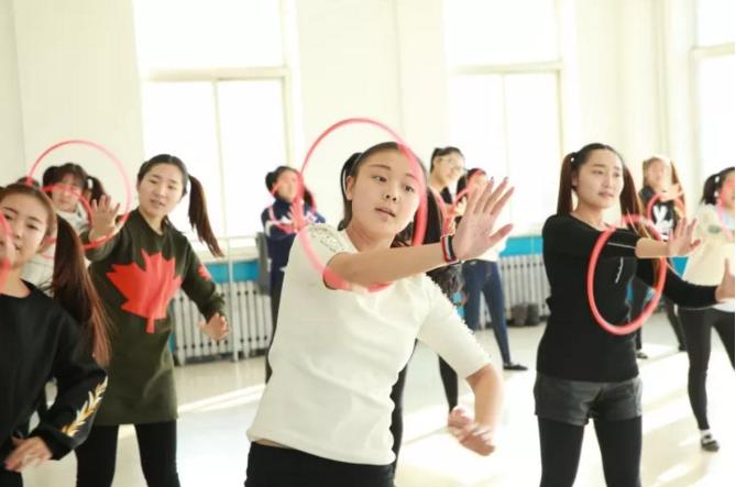 初中毕业去哪里读幼师(幼师学校要学几年)