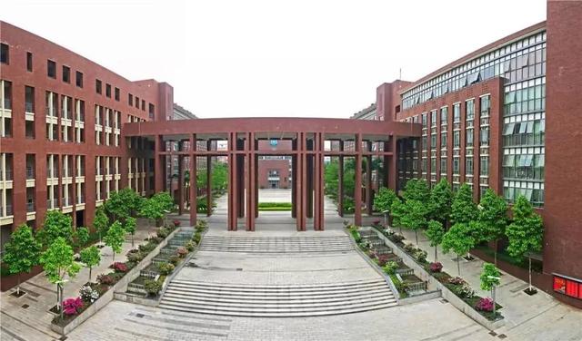 泸州西南医科大学附属卫校(泸州西南医科大学附属卫校分数线)