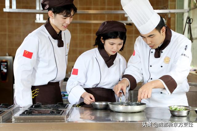 初中毕业后女生学什么专业好(初中毕业的女生适合学什么专业)