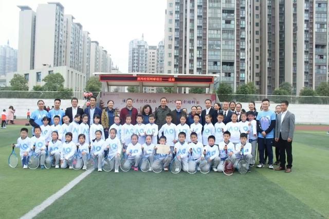 成都新华电脑学校可靠吗(成都新华电脑学校是公立还是私立的)