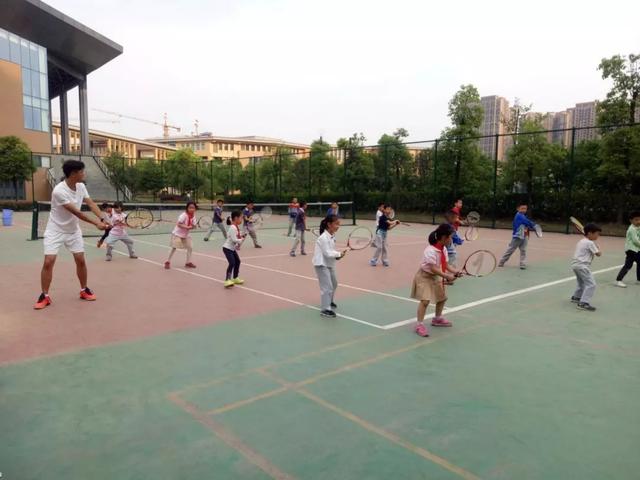 成都新华电脑学校可靠吗(成都新华电脑学校是公立还是私立的)
