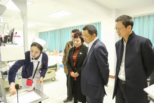 四川成都护理学院(四川成都护理学院中职)