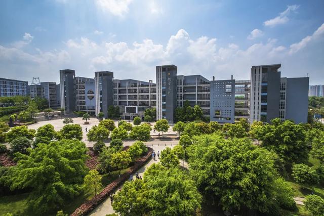 包含成都职业技术学校2021招生的词条