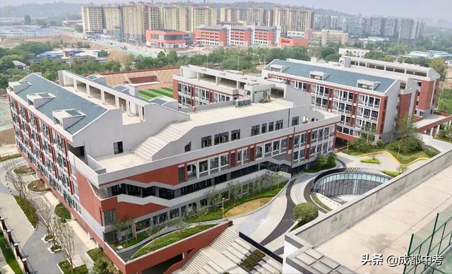 成都国际学校收费标准(徐州华顿国际学校收费标准)