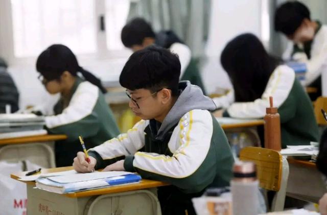 单招专业有哪些好就业(男孩子单招学什么专业比较好)