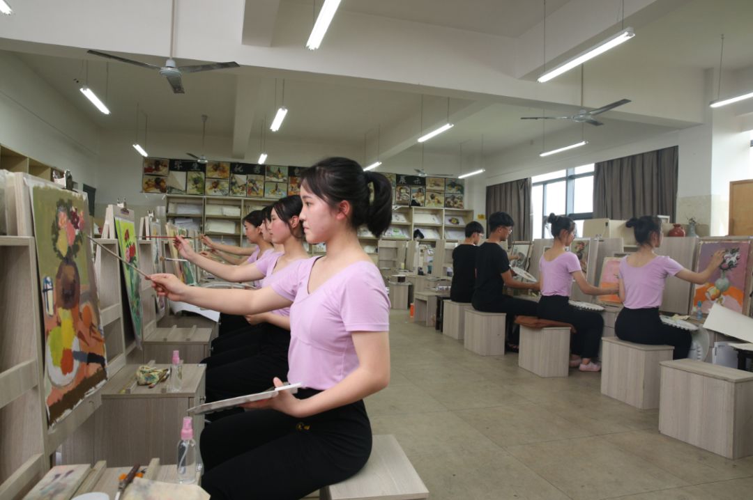 女生职高学什么专业好(女孩上职高学什么专业最好)