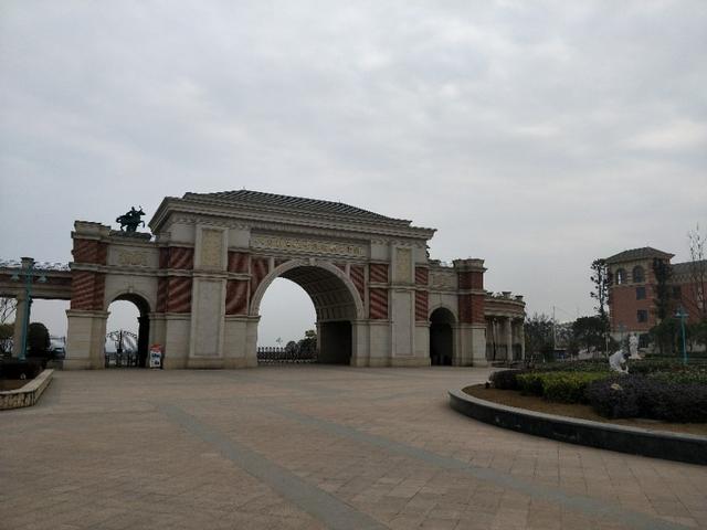 四川成都天府航空学院怎么样(成都天府新区航空旅游职业学院)