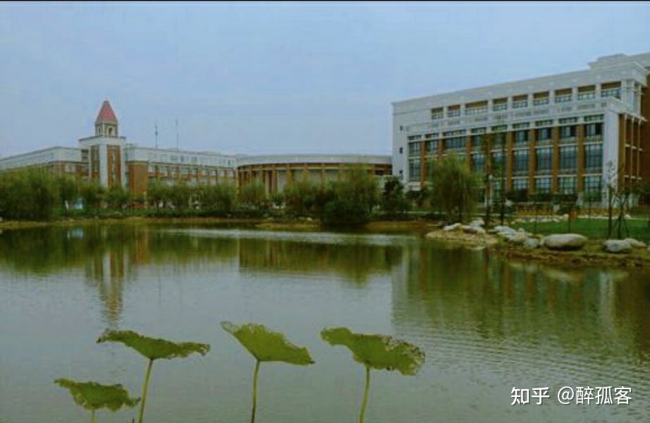 成都航空职业技术学校好吗(成都航空职业技术学院厉害吗)