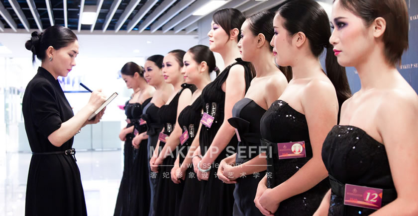 成都市化妆学校前十名(成都北影国际化妆学校学费)