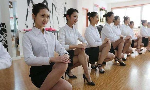 中专都有什么专业适合女孩子(女生中专读什么专业比较好)