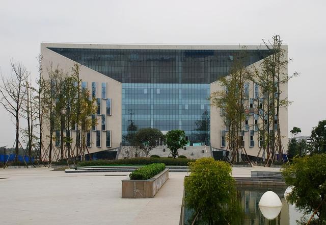 成都公办二本大学有哪些(成都公办师范二本大学)