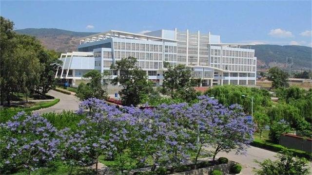 四川高铁学校好不好(四川高铁乘务员专业的学校有哪些)