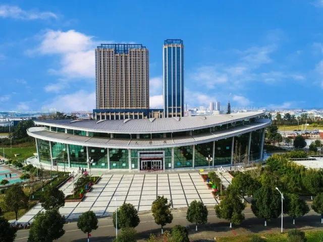 成都职业技术学校航空专业(成都航空职业技术学校学费多少钱)