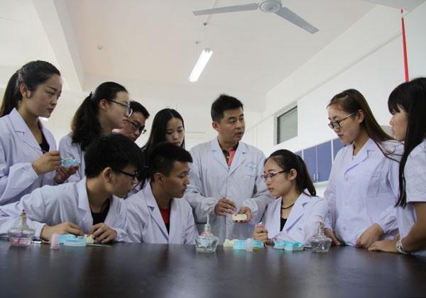 资阳卫校职高学校有哪些(杭州职高卫校有哪些学校)