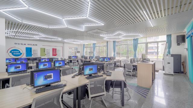 成都市职业高级中学(成都市职业高级中学校)