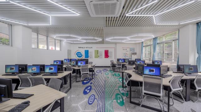 成都市职业高级中学(成都市职业高级中学校)