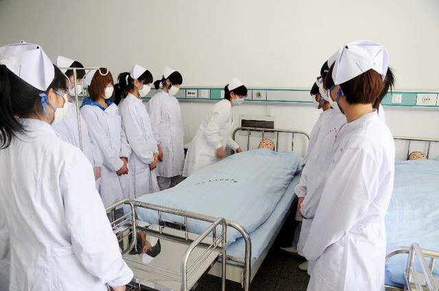 包含德阳护理职业学校的词条