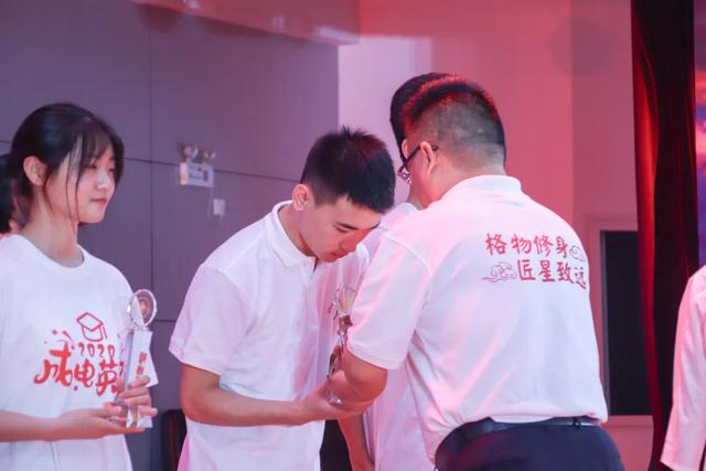 成都电子信息学校(成都电子信息学校学费)