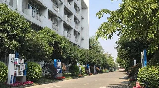 成都电子信息学校(成都电子信息学校学费)