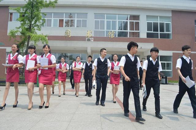 包含四川排名前五的护理学校的词条