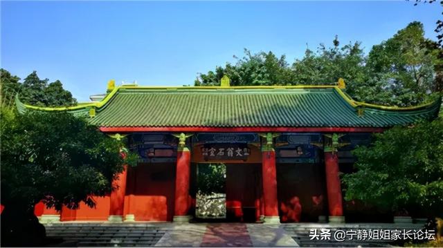 成都周围的职业学校(成都华商理工职业学校)