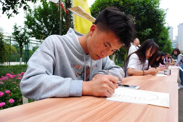 资阳汽车科技职业学校(资阳汽车科技职业学校地址)