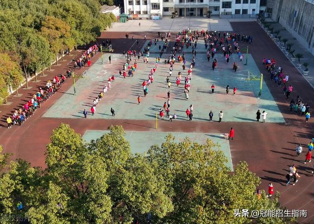 成都市工业职业技术学校怎么样(成都市工业职业技术学校招生电话)