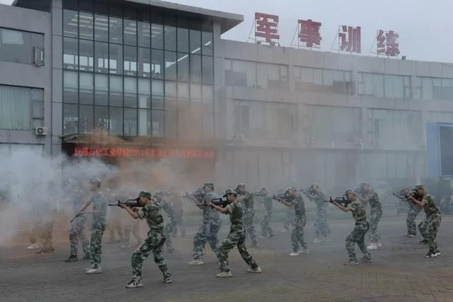 成都石化工业学校(成都石化工业学校南校区)
