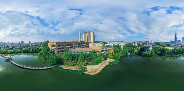 四川高铁乘务学校哪个好(四川高铁乘务专业的学校)