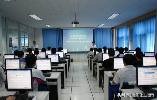 成都计算机学校哪家好(成都五月花计算机学校)